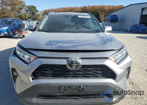 2020 Toyota Rav4 Xle Premium z USA, uszkodzony, nr VIN 2T3A1RFV4LC061863